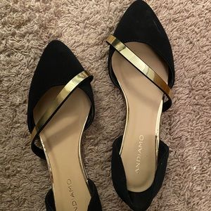 Andiamo Pointed Toe Gold and Silver Flats- size 8